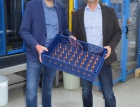 Bildunterschrift (v.l.): Gerhard Bertsch / Gerhard Marte (Geschäftsführung Fries) mit dem neuen Reinigungskorb tech-rack custom 4.0